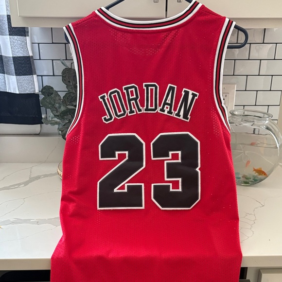 Michael Jordan men’s jersey - Picture 2 of 2